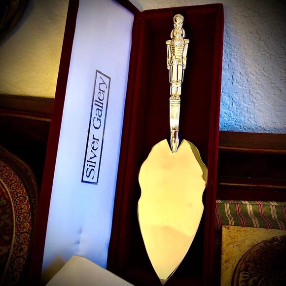 NWT GODINGER Silver Gallery Collectible Nutcracker Toy Soldier Pie/Cake Server - Picture 5 of 8